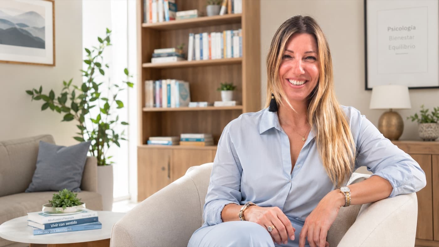 Paula Gaminde Alzamora, licensed general health psychologist — authorised professional portrait.